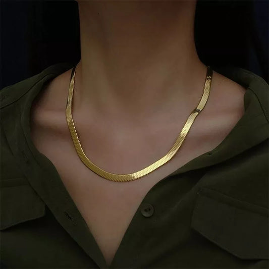 Luxurious Fine Jewelry Wedding Gift Choker Clavicle Necklace for Women, crafted from 925 Sterling Silver with 18K Gold, featuring a 4MM Flat Chain design.